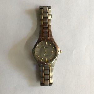 Pulsar watch two tone watch w black dial